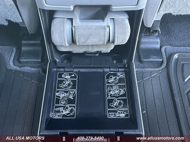 Used 2011 Toyota Highlander 4WD w/ Cold Weather Pkg image 32