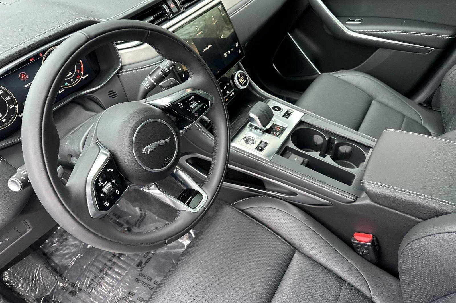 New 2025 Jaguar F-PACE R-Dynamic S AWD/4WD image 11