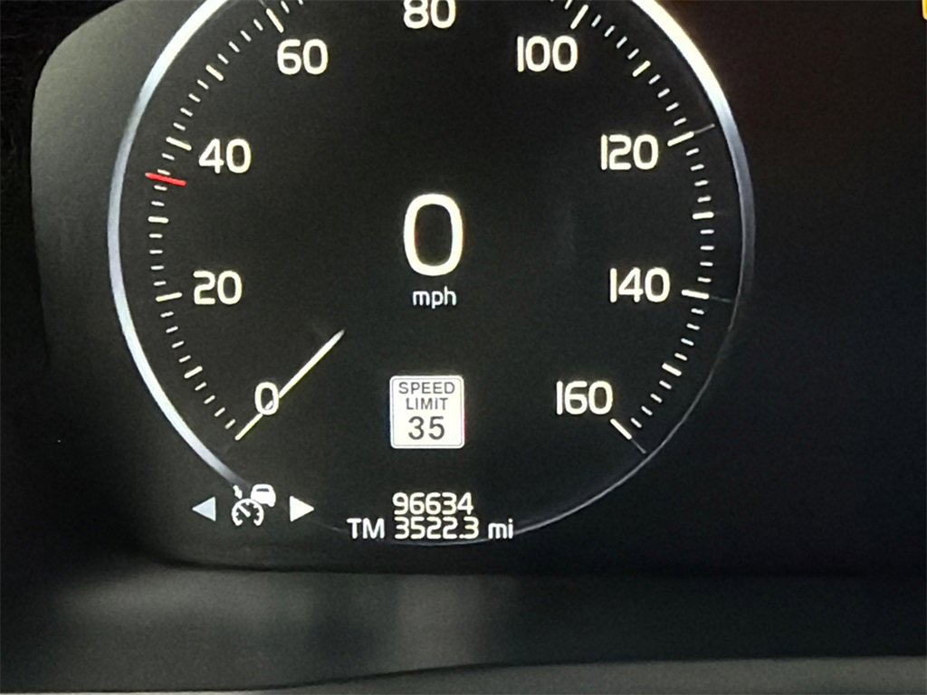 Used 2016 Volvo XC90 T6 Momentum image 27