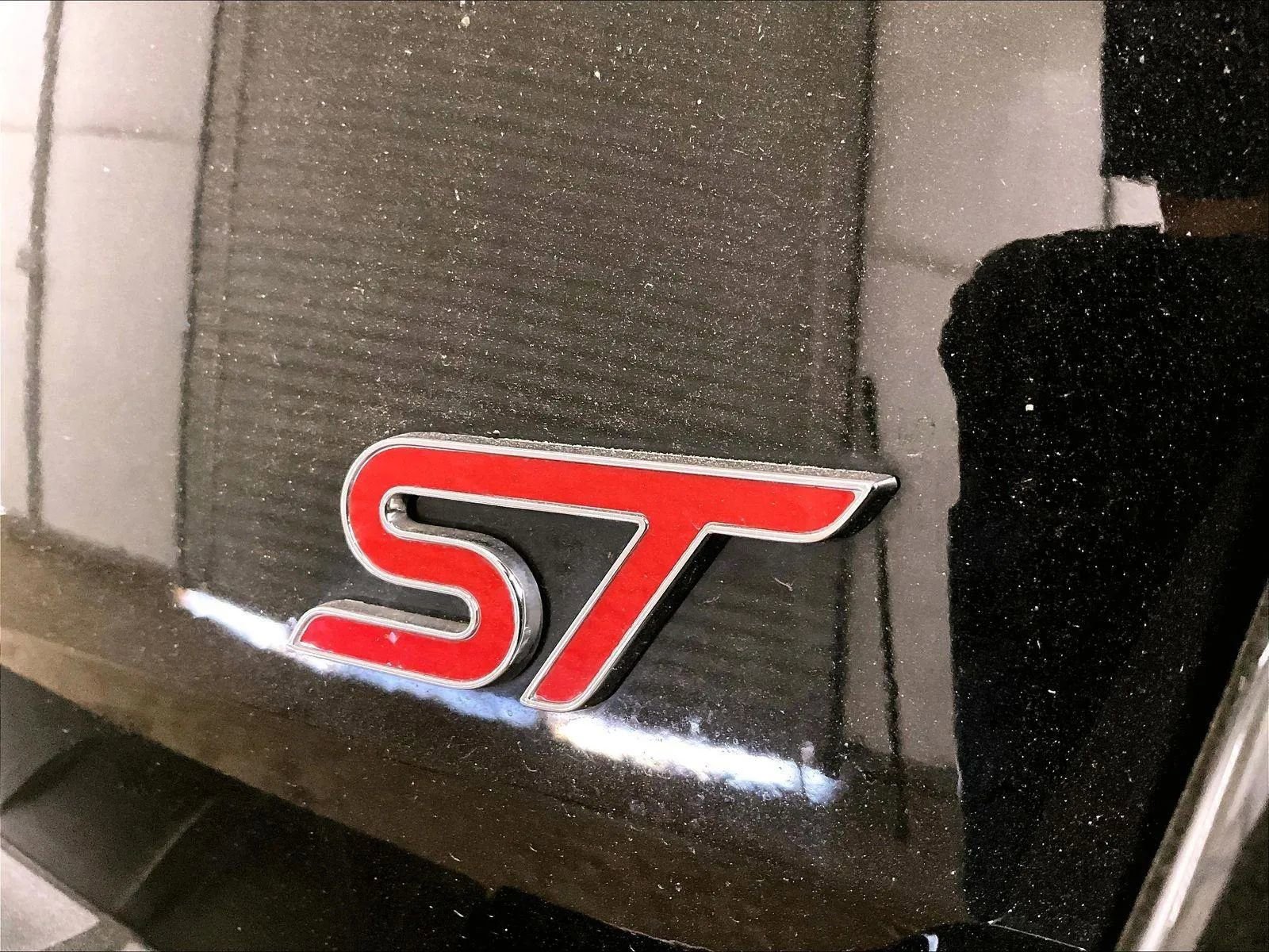 Used 2025 Ford Explorer ST AWD/4WD image 13