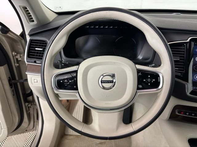 Used 2016 Volvo XC90 T6 Momentum w/ Momentum Plus Package AWD/4WD image 12