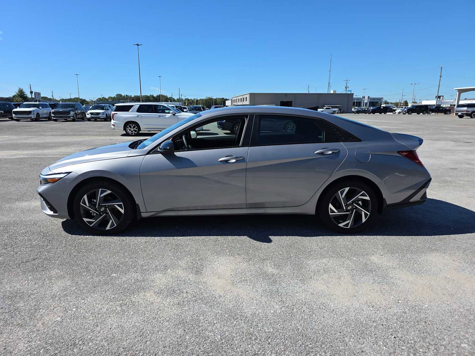 New 2025 Hyundai Elantra SEL image 4