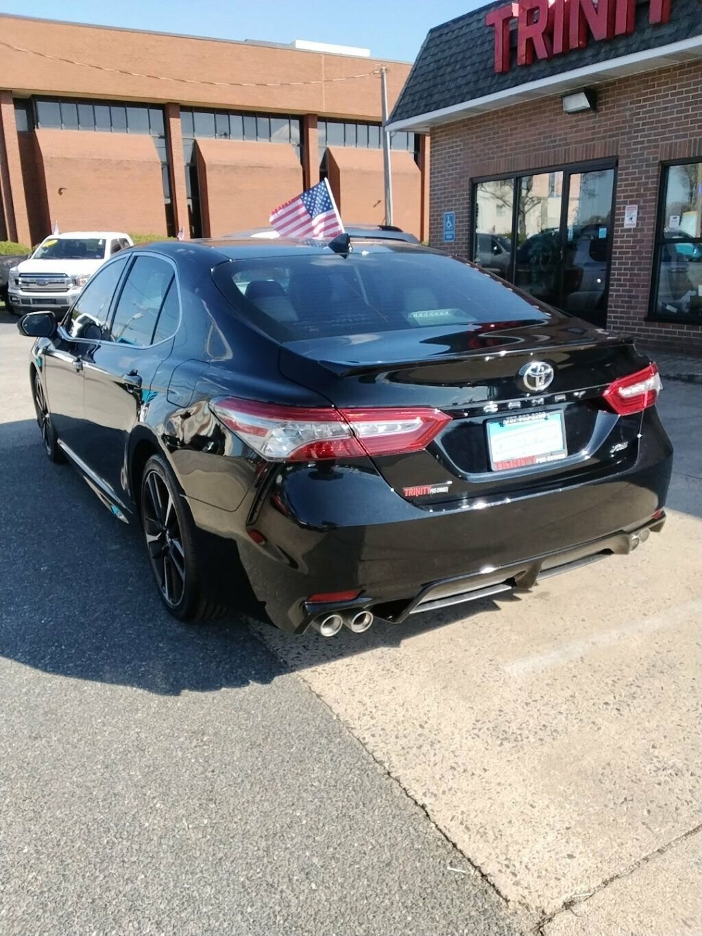 Used 2019 Toyota Camry XSE FWD image 2