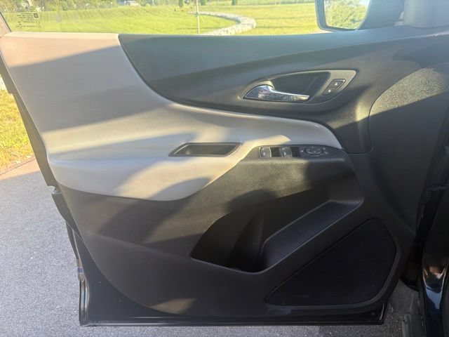 Used 2020 Chevrolet Equinox LS FWD image 20