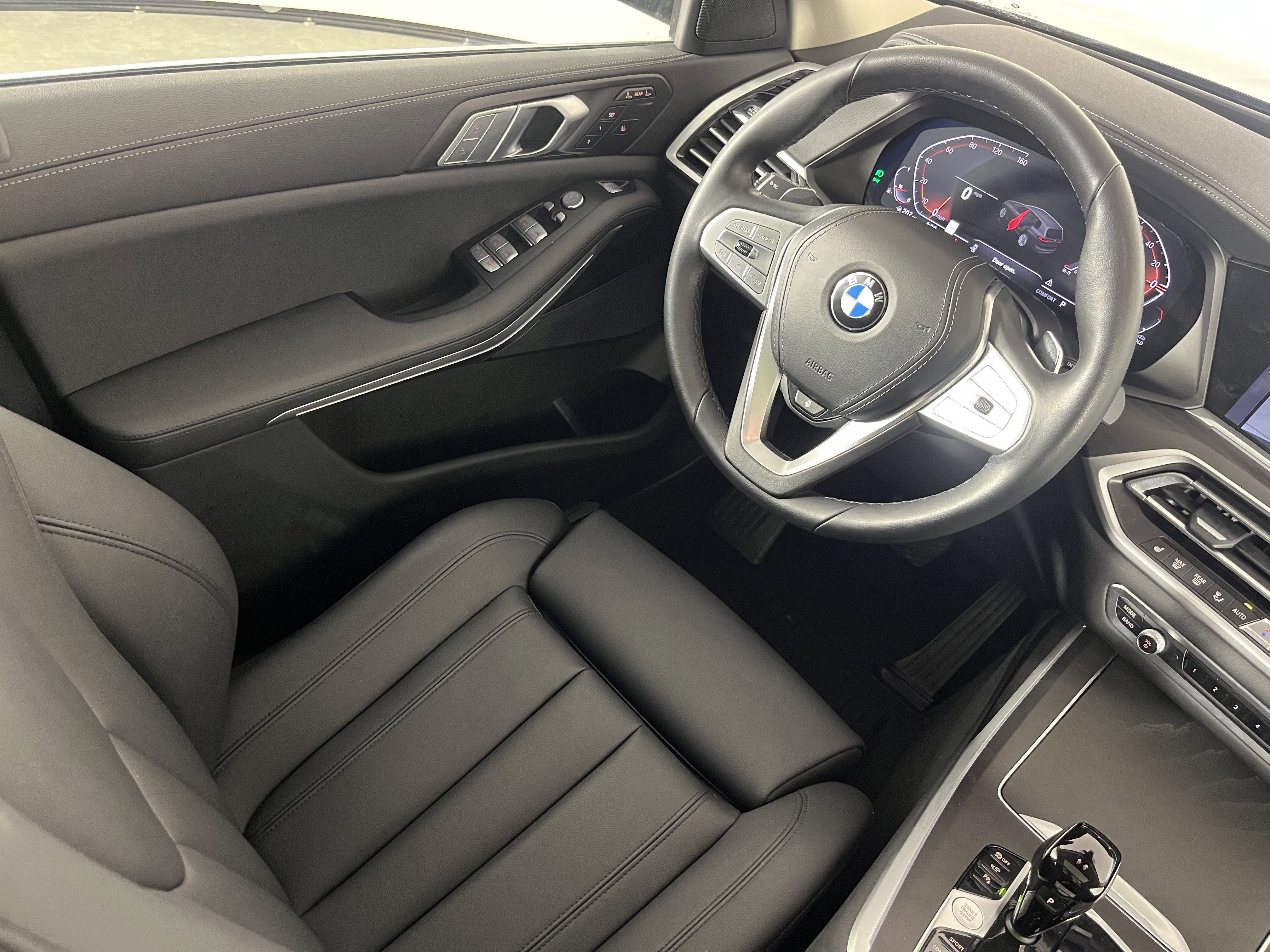 Used 2022 BMW X7 xDrive40i w/ Premium Package image 9