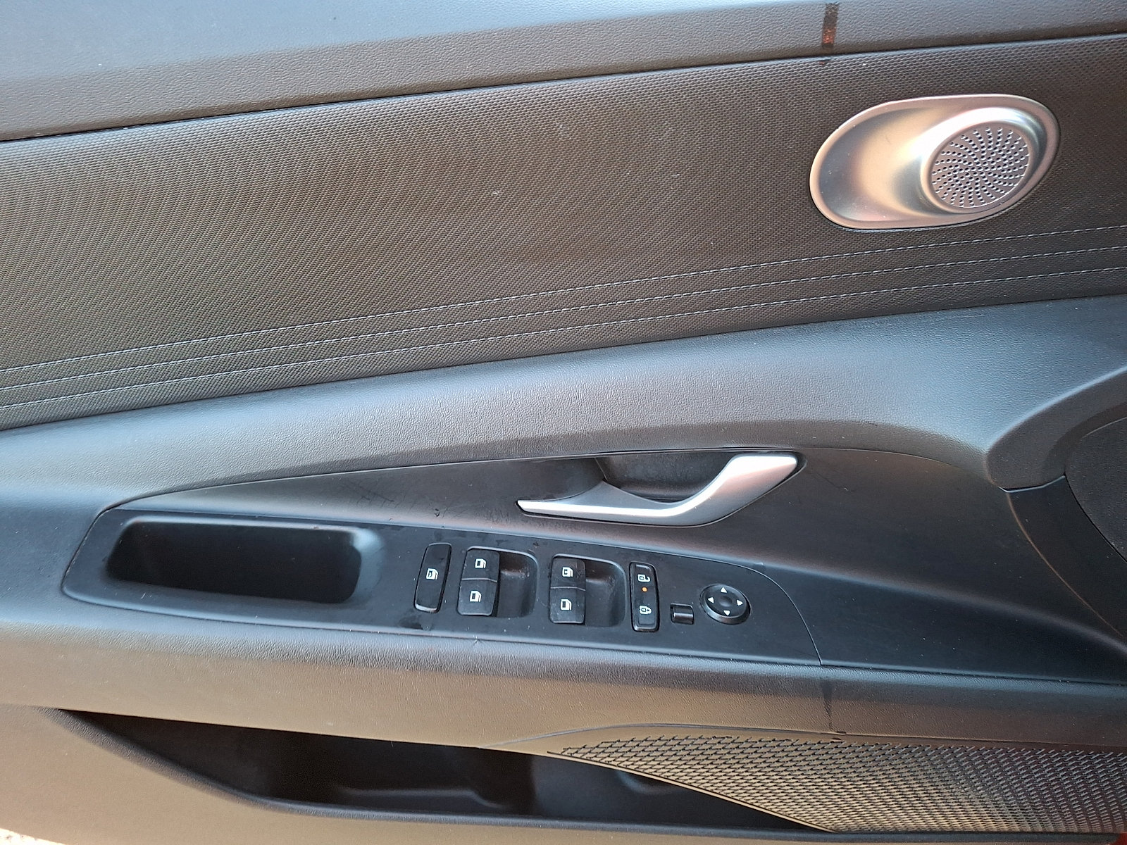Certified 2024 Hyundai Elantra SE FWD image 13