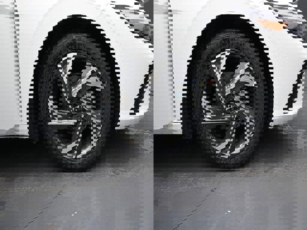 New 2025 Hyundai Elantra Sport image 35