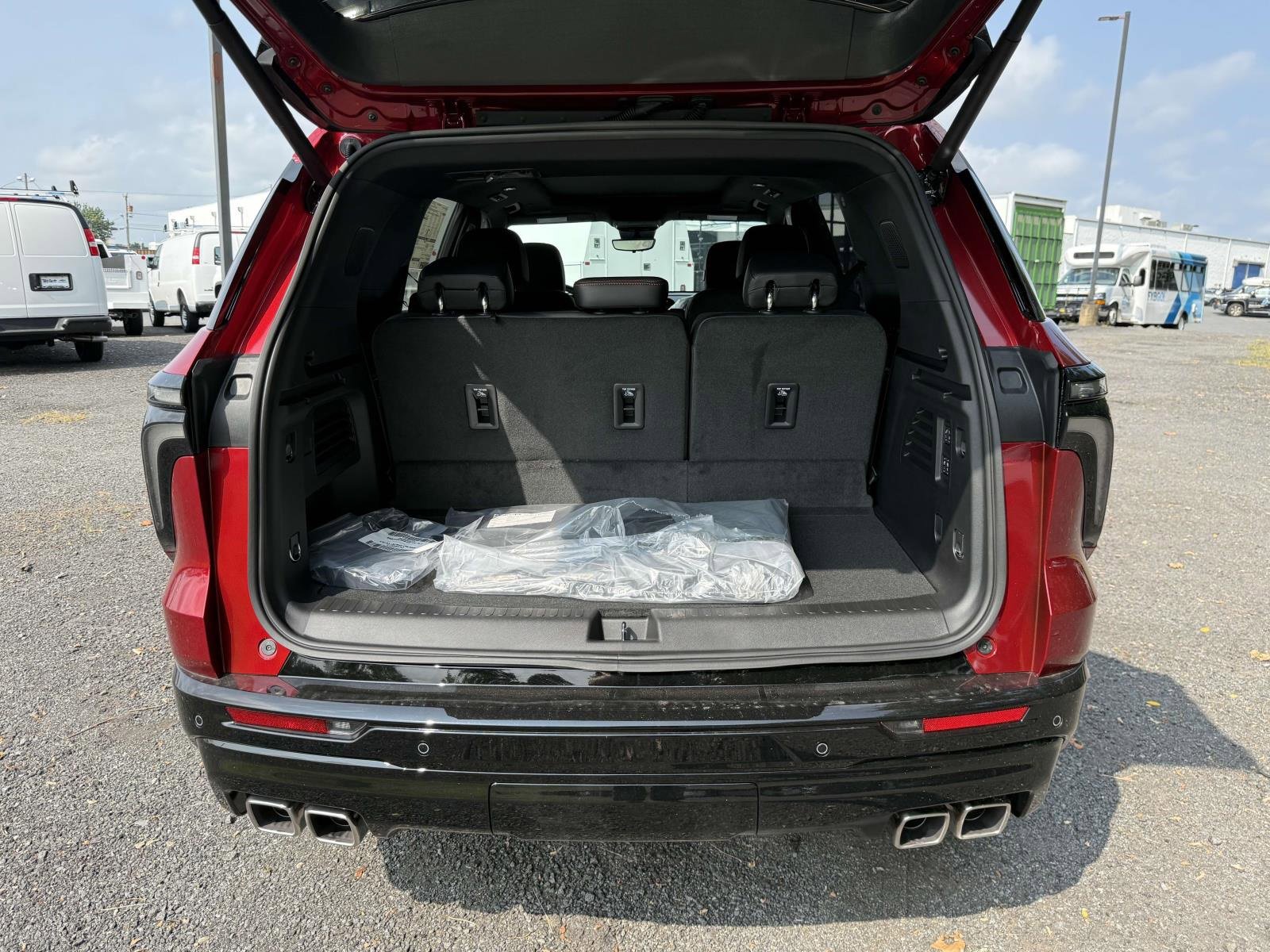 New 2026 Chevrolet Traverse RS w/ LPO, Floor Liner Package image 21