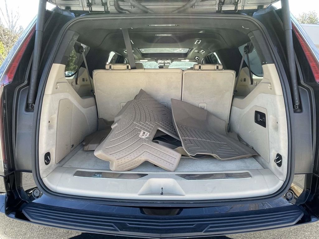 Used 2021 Cadillac Escalade ESV Premium Luxury w/ Driver Assist Tech Package image 10