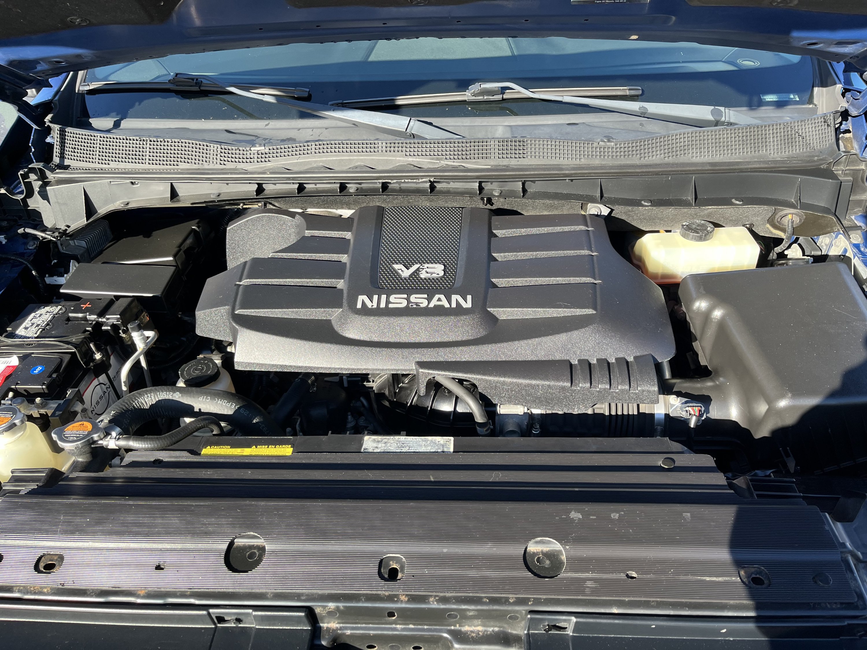 Used 2019 Nissan Titan PRO-4X w/ Pro-4x Convenience Package AWD/4WD image 9