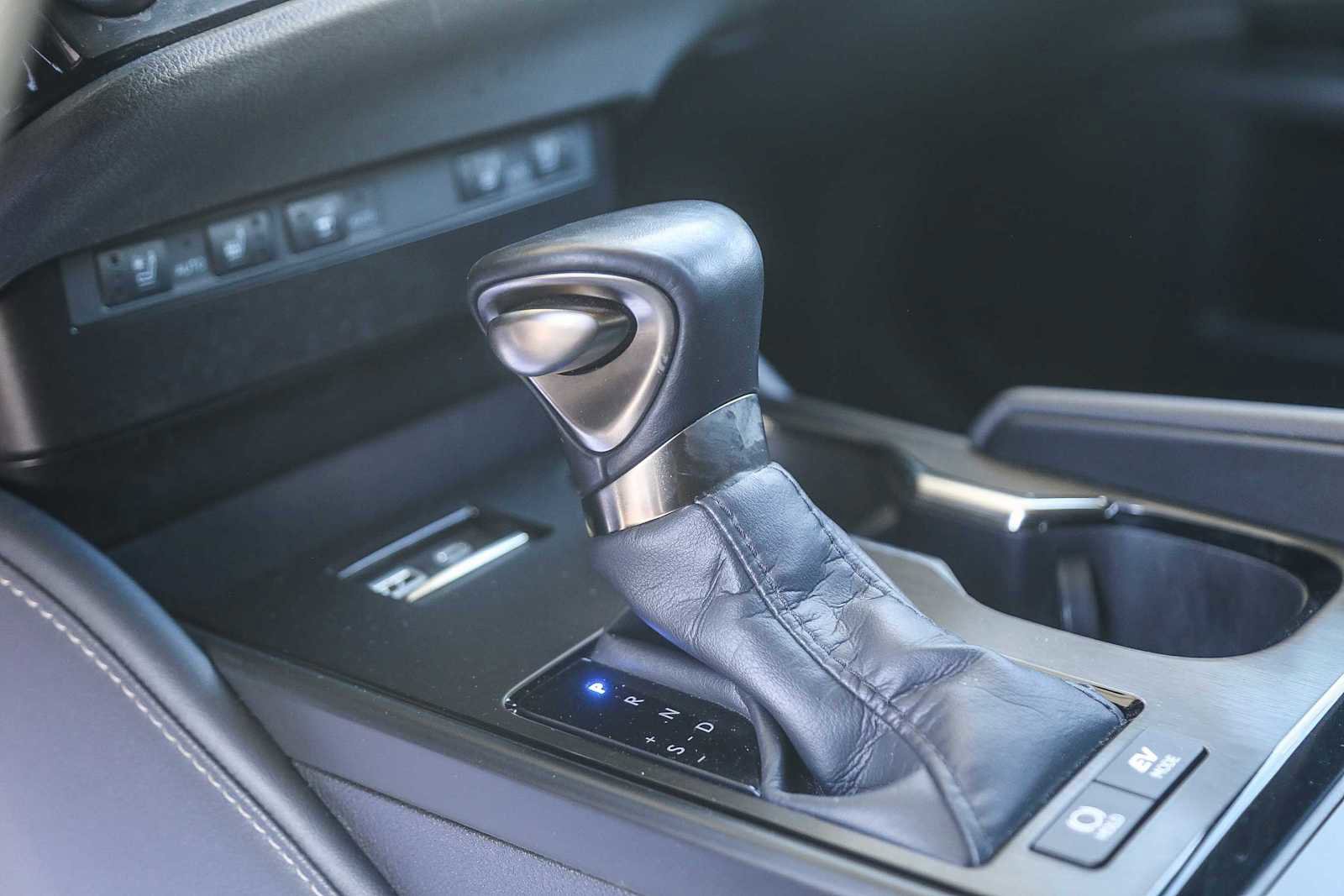 Used 2024 Lexus ES 300h w/ Premium Package image 19