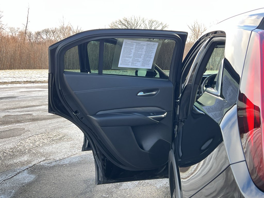 Used 2024 Cadillac XT4 Premium Luxury image 34