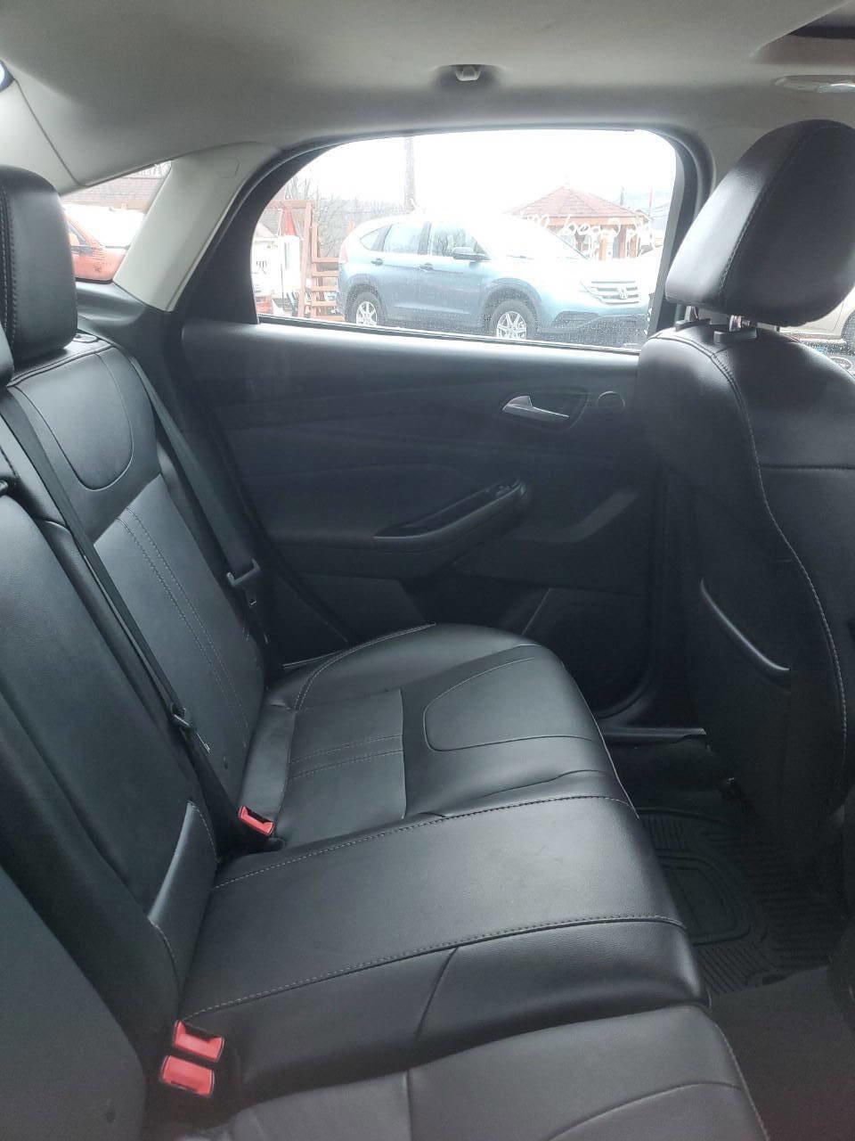 Used 2014 Ford Focus Titanium image 8