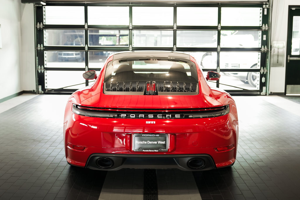 Used 2025 Porsche 911 Carrera RWD image 22
