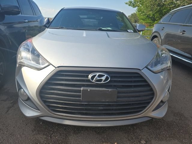 Used 2017 Hyundai Veloster Turbo FWD video 2