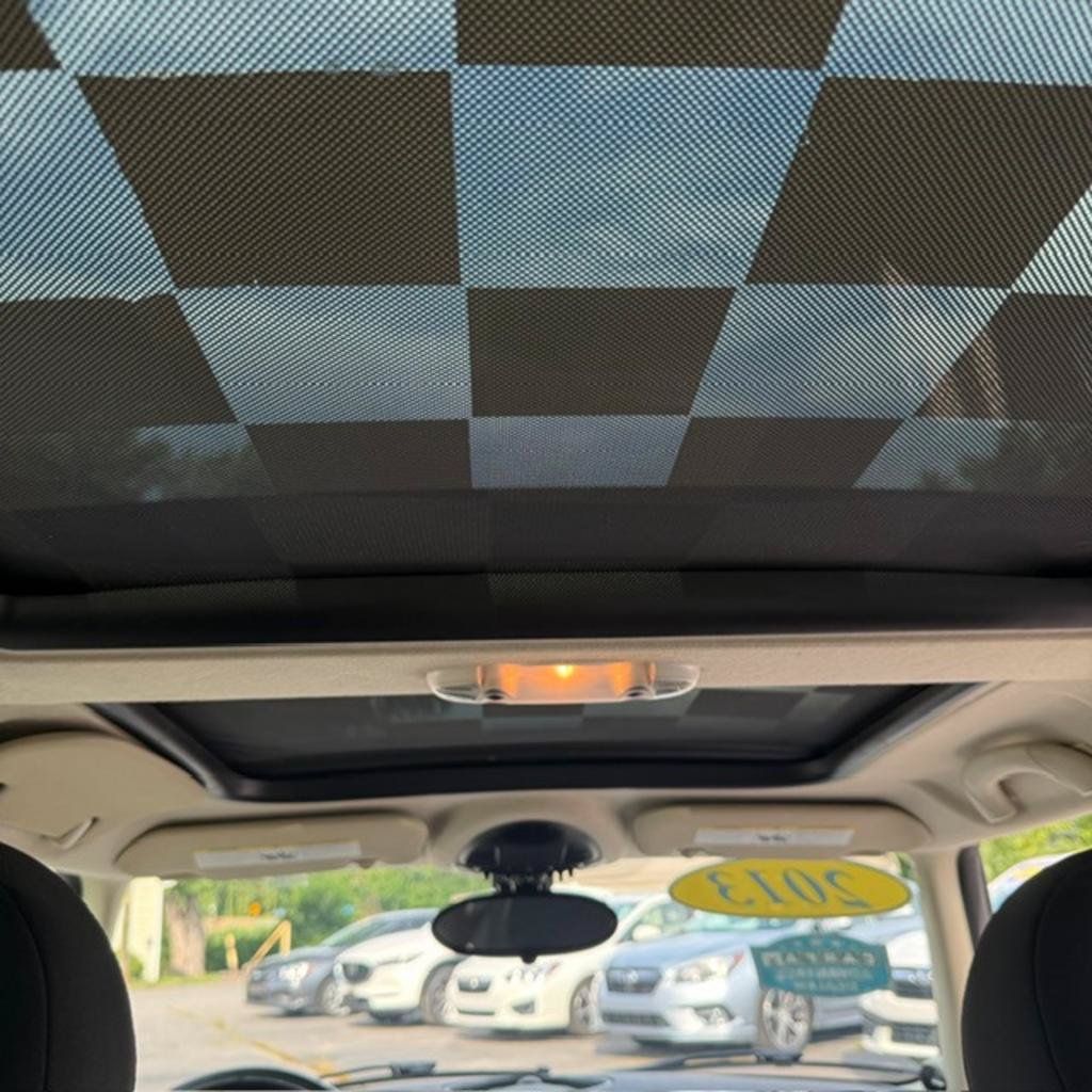 Used 2013 MINI Cooper Clubman FWD image 17