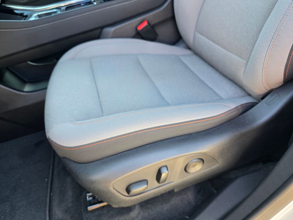 Used 2024 Chevrolet Traverse LT image 12