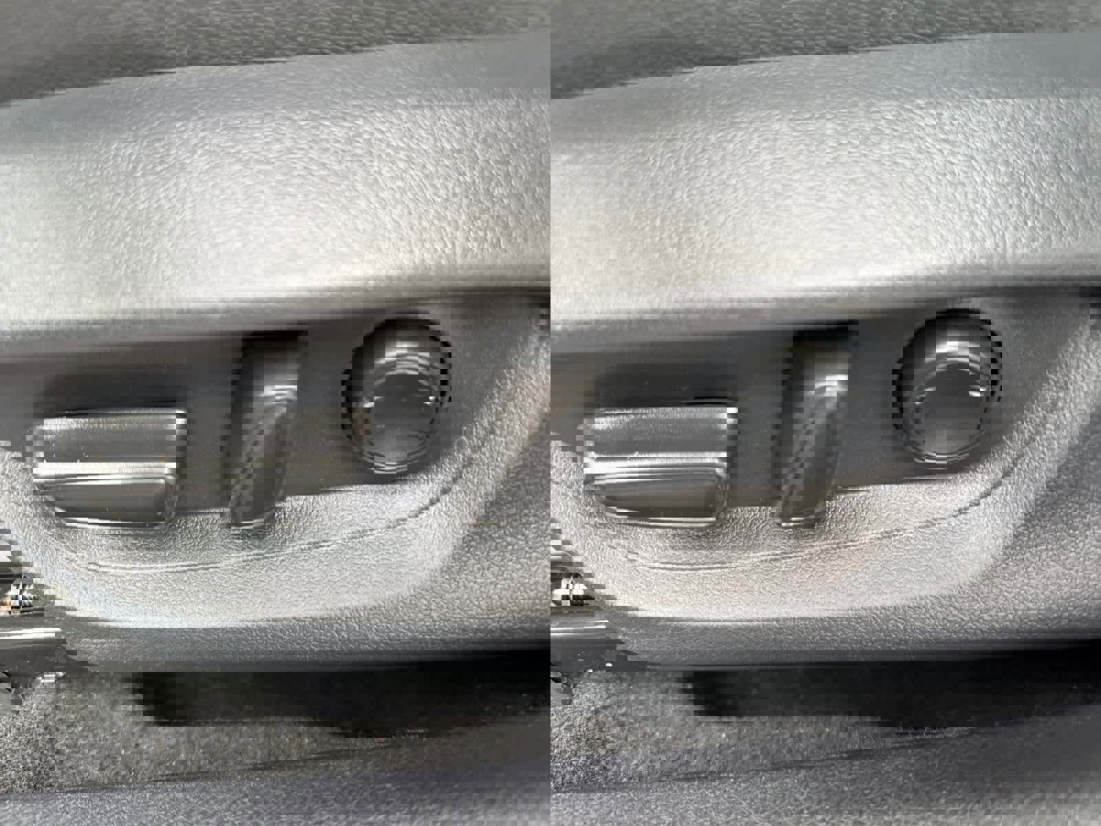 Used 2025 Toyota Camry SE image 15