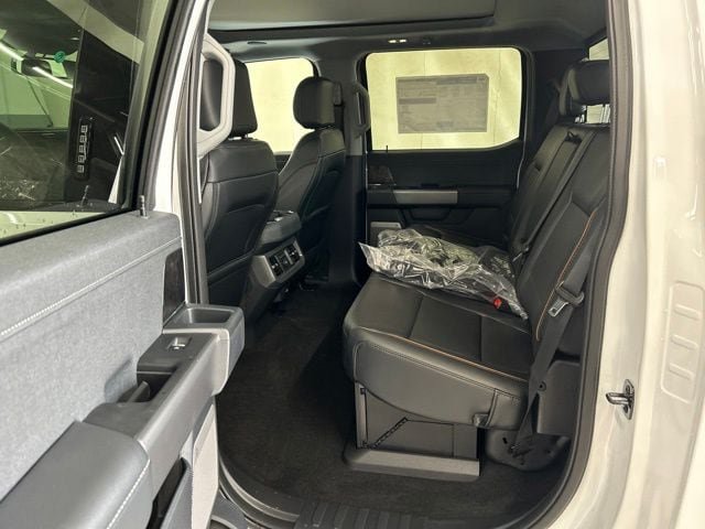 New 2026 Ford F250 Lariat w/ Black Appearance Package AWD/4WD image 8