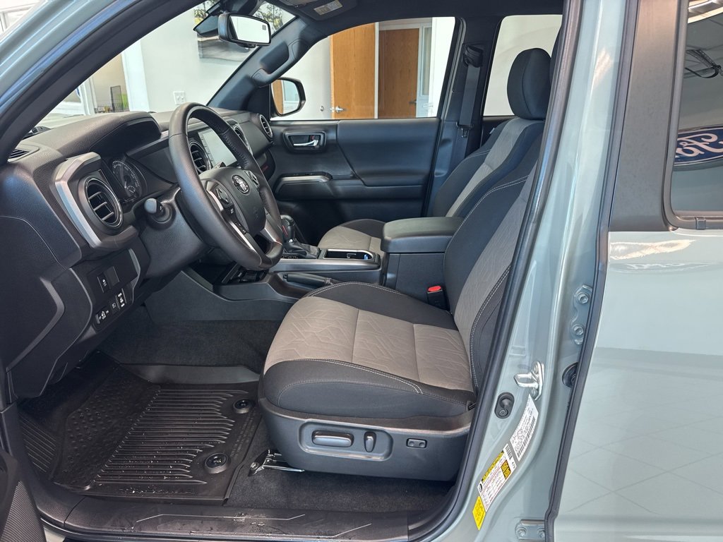 Used 2023 Toyota Tacoma TRD Sport image 11