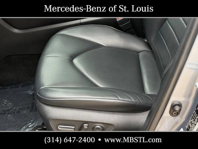 Used 2022 Toyota Highlander XLE FWD image 19