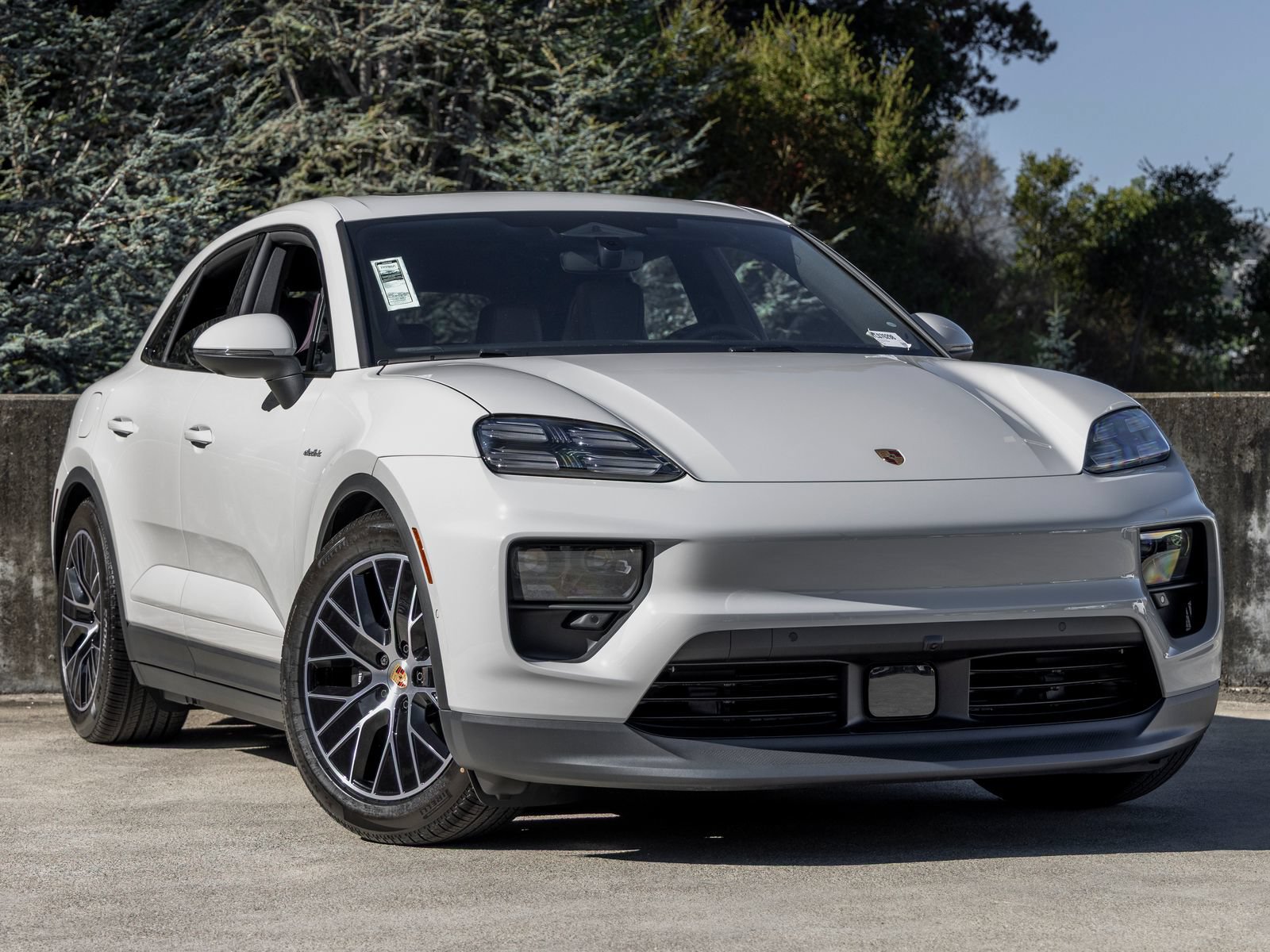 New 2026 Porsche Macan Electric RWD image 6