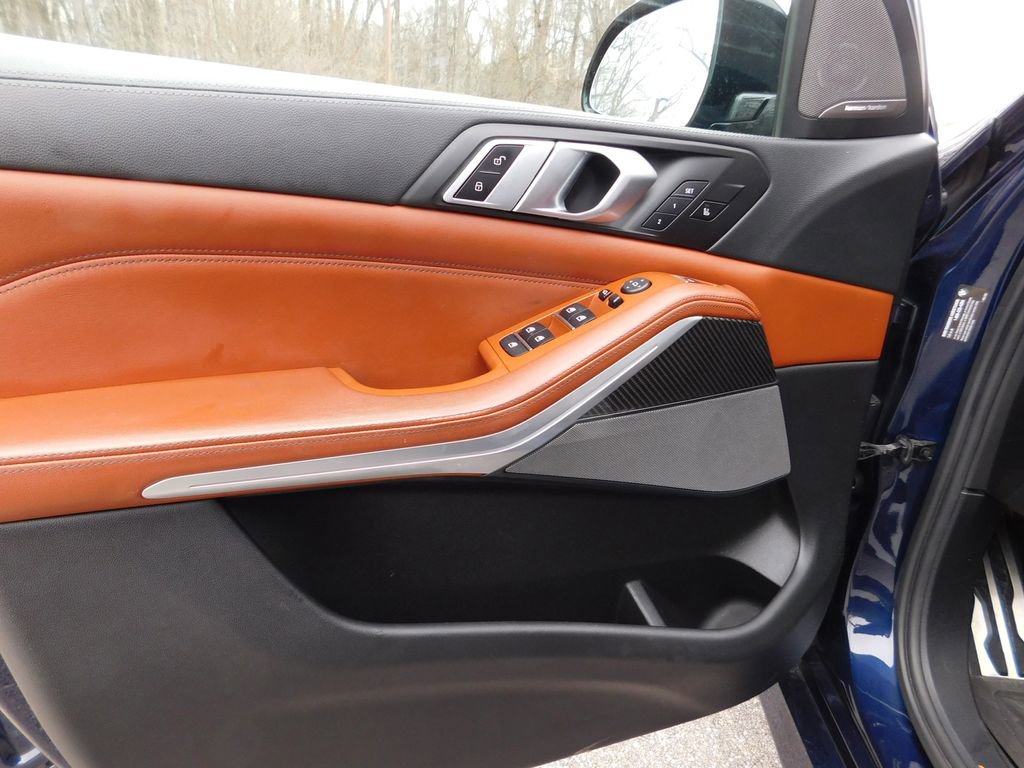 Used 2021 BMW X5 M50i w/ Premium Package image 17