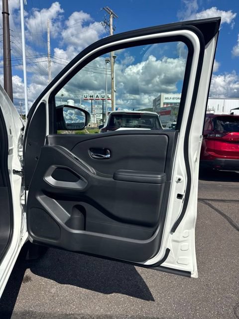 Certified 2025 Nissan Frontier SV w/ SV Convenience Package AWD/4WD image 17