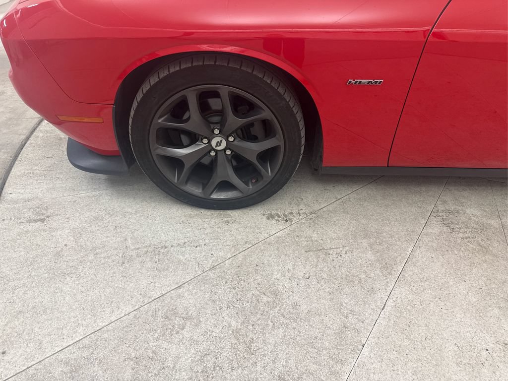 Used 2019 Dodge Challenger R/T RWD image 11