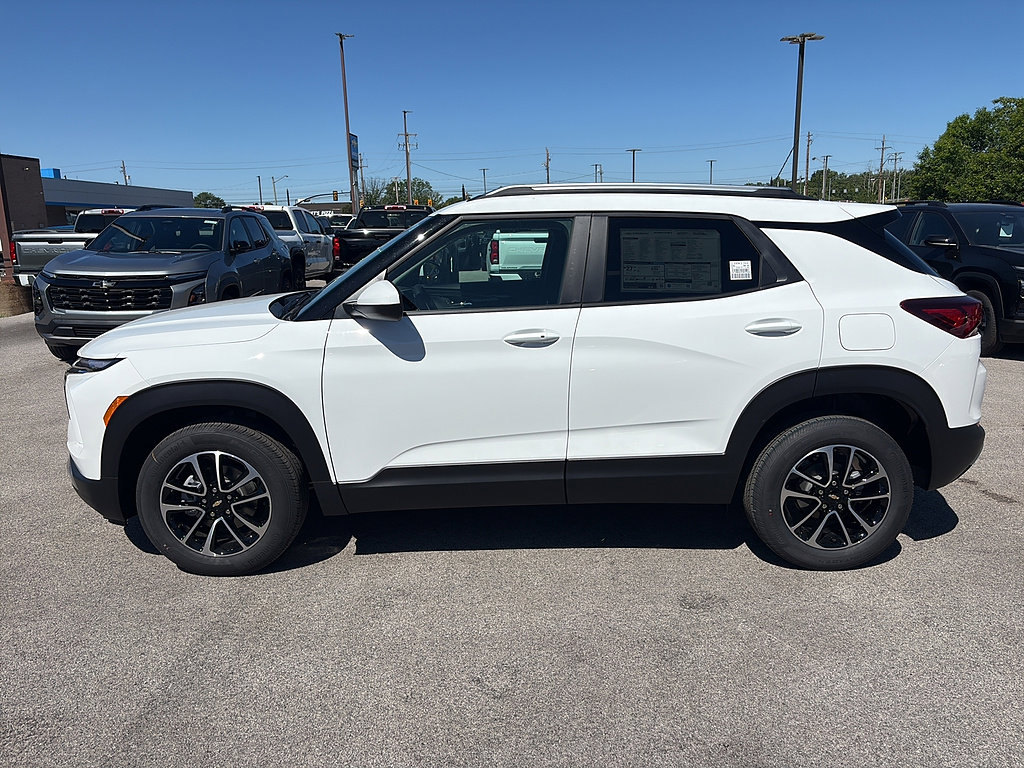 New 2026 Chevrolet TrailBlazer LT w/ Convenience Package AWD/4WD image 2
