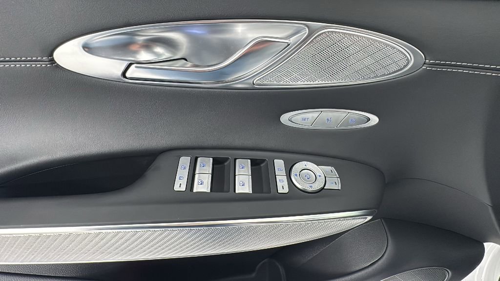 Used 2025 Genesis GV70 3.5T Sport image 20