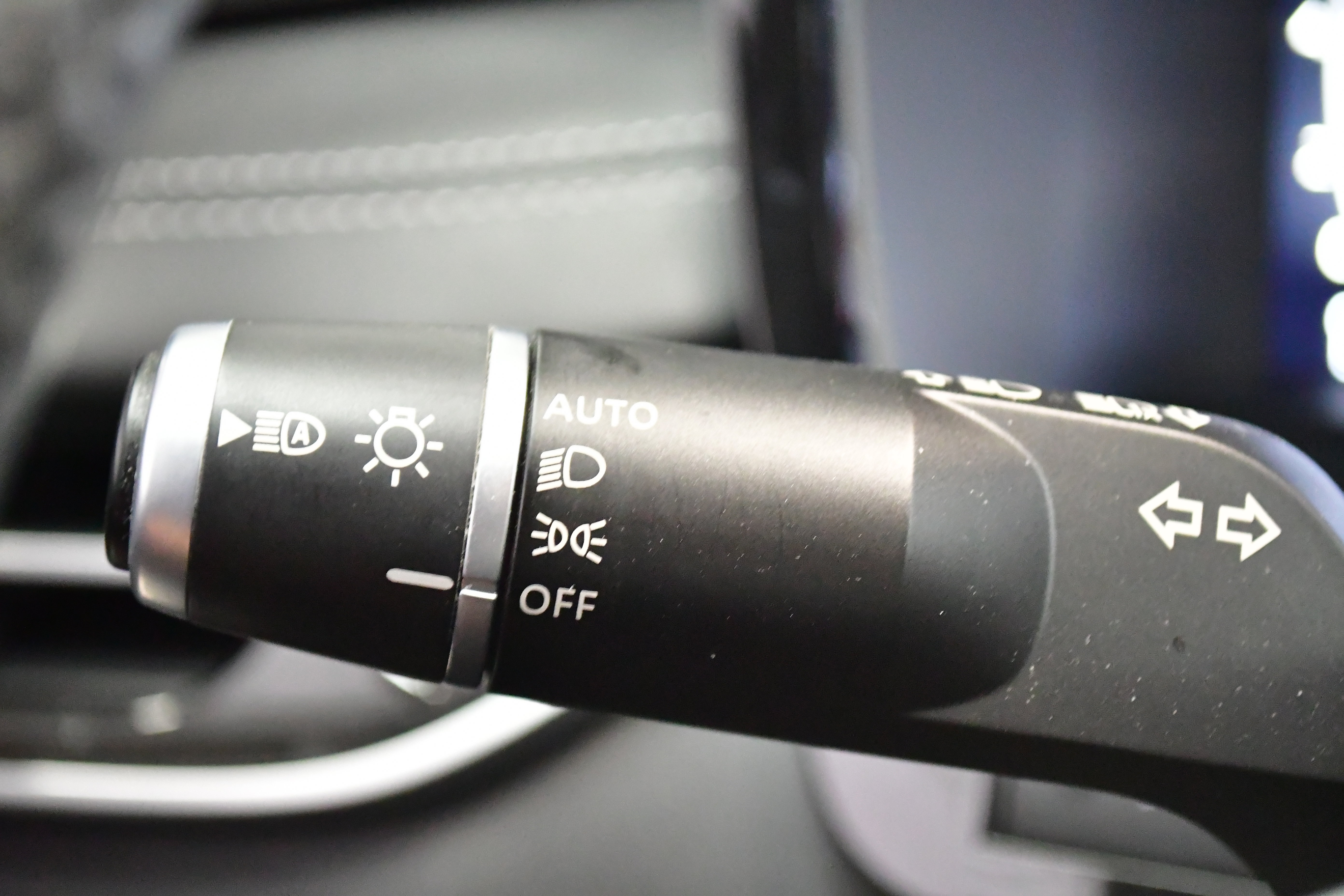 Used 2023 INFINITI QX60 Luxe w/ Performance Audio Package image 25