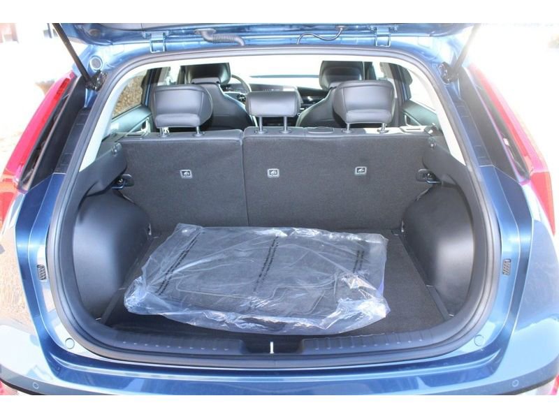 Used 2025 Kia Niro EX Touring image 7