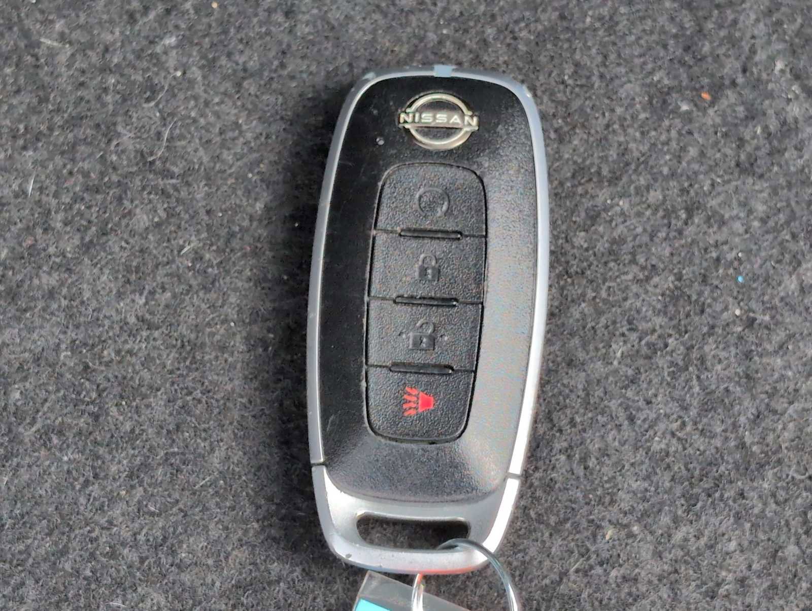 Used 2023 Nissan Rogue SV image 32