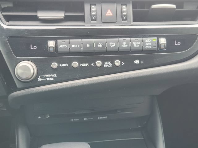 Used 2022 Lexus ES 350 w/ Accessory Package 2 FWD image 17
