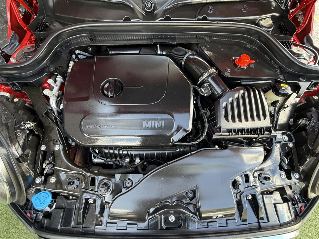 Used 2020 MINI Cooper 4-Door Hardtop w/ Premium Package FWD image 29