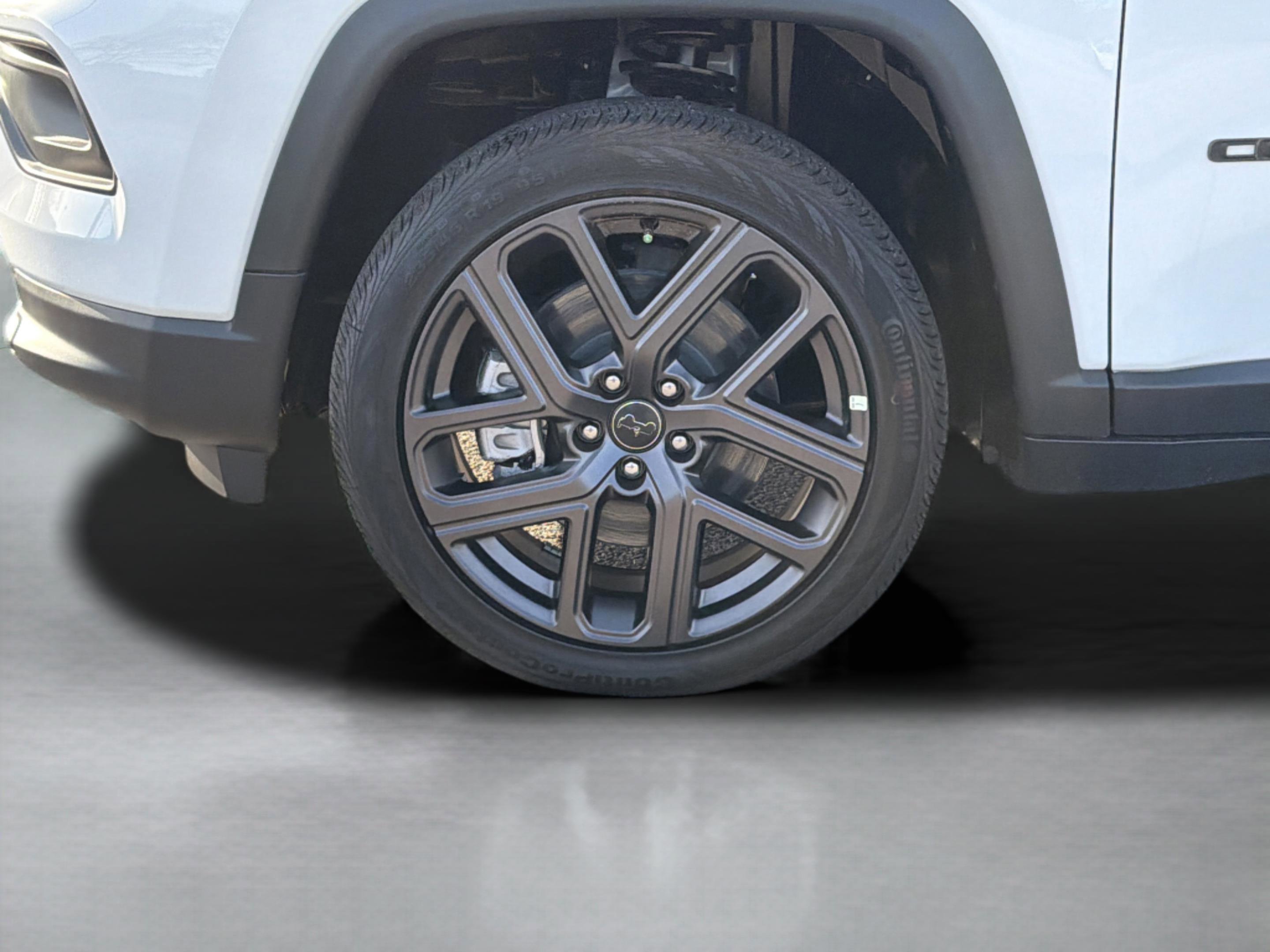 New 2026 Jeep Compass Latitude AWD/4WD image 31