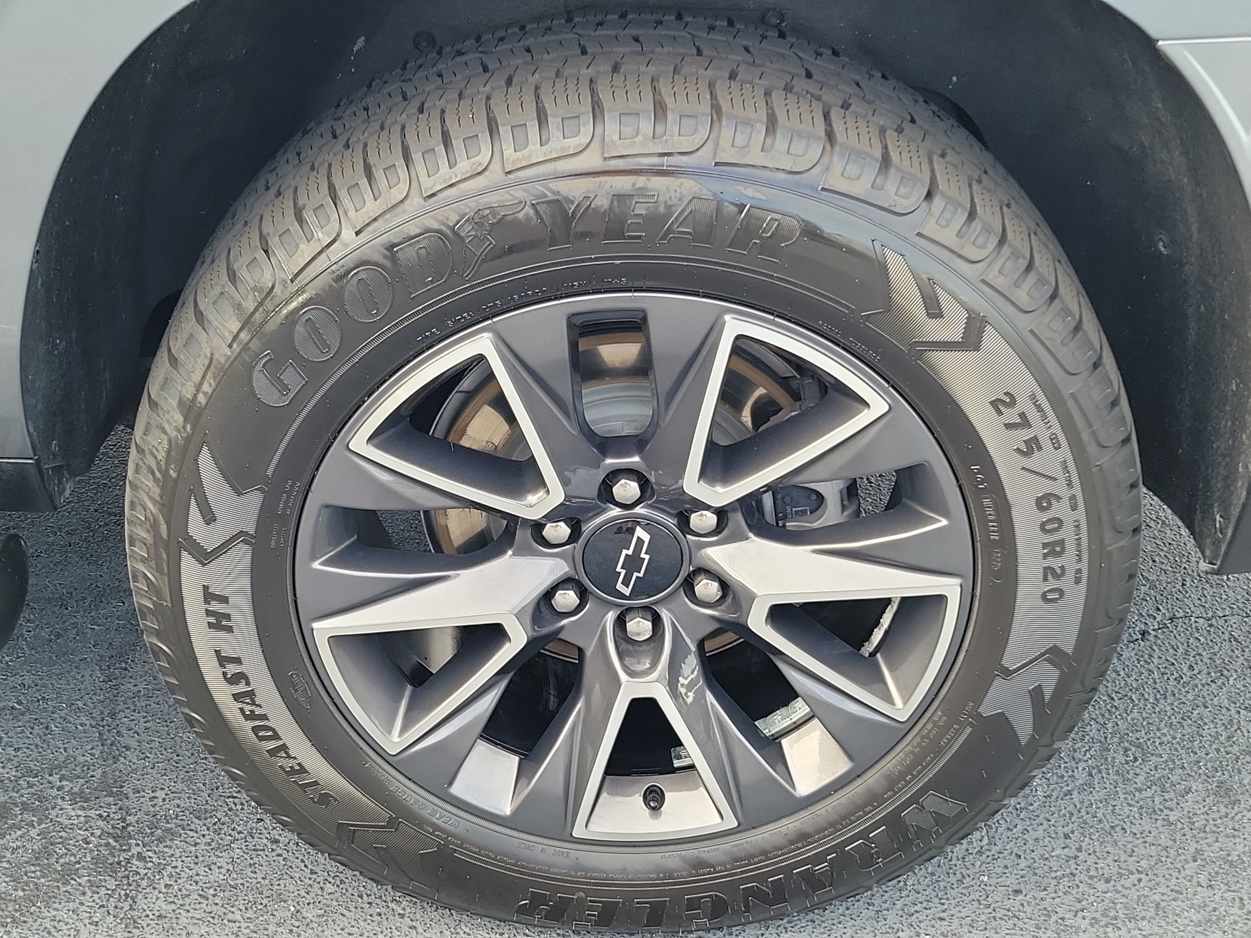 Used 2022 Chevrolet Suburban Z71 AWD/4WD image 8
