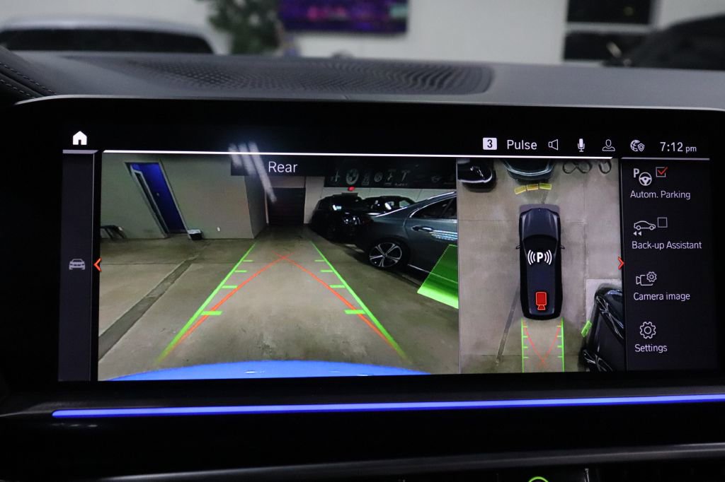 Used 2020 BMW X7 M50i w/ Dynamic Handling Package image 36