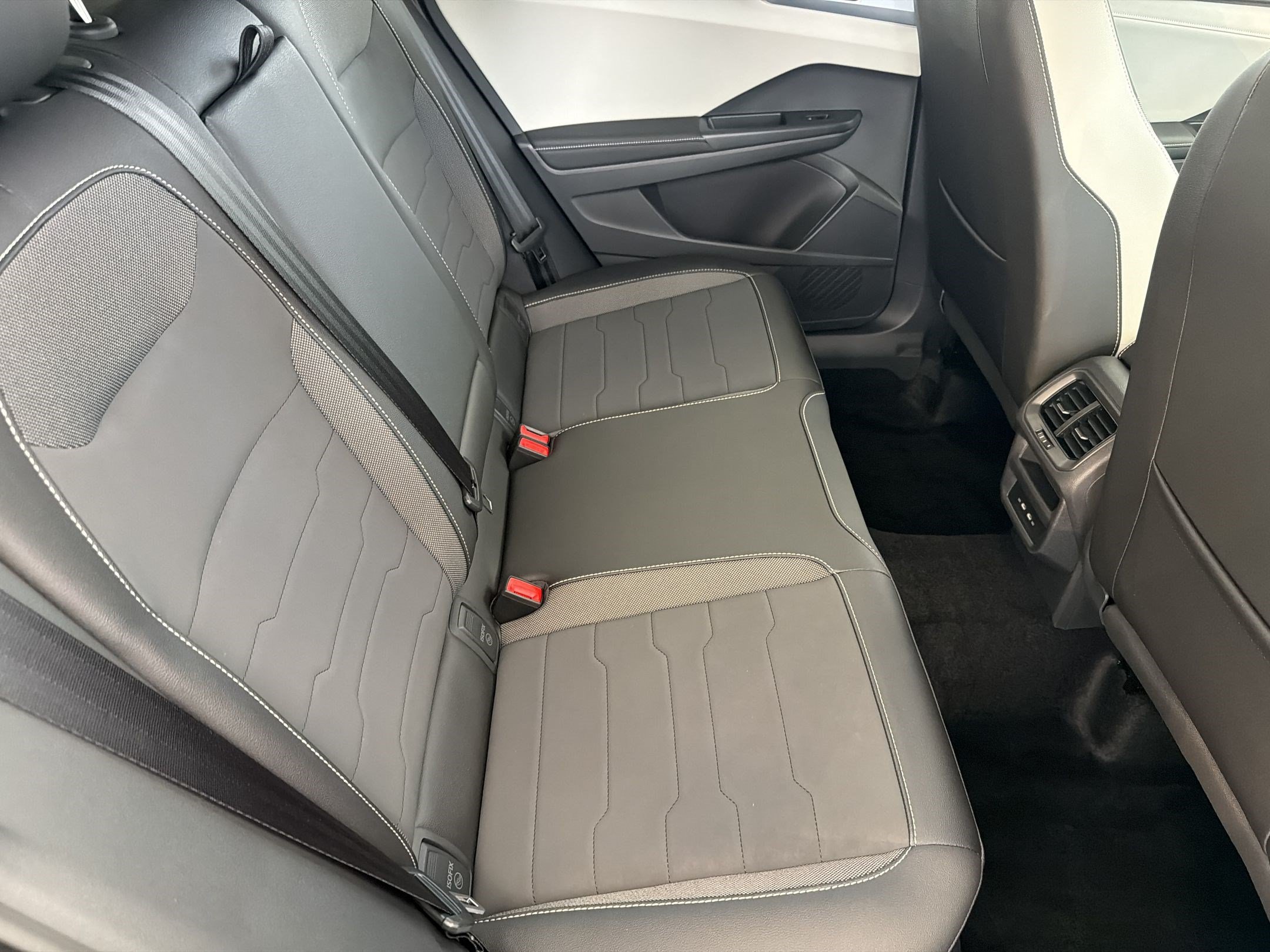 New 2026 Volkswagen Taos SE FWD image 29