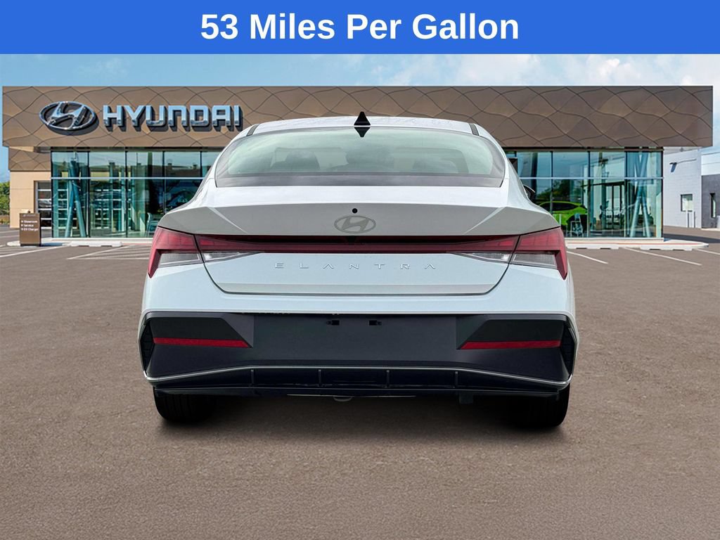Used 2025 Hyundai Elantra SEL w/ Cargo Package FWD image 6
