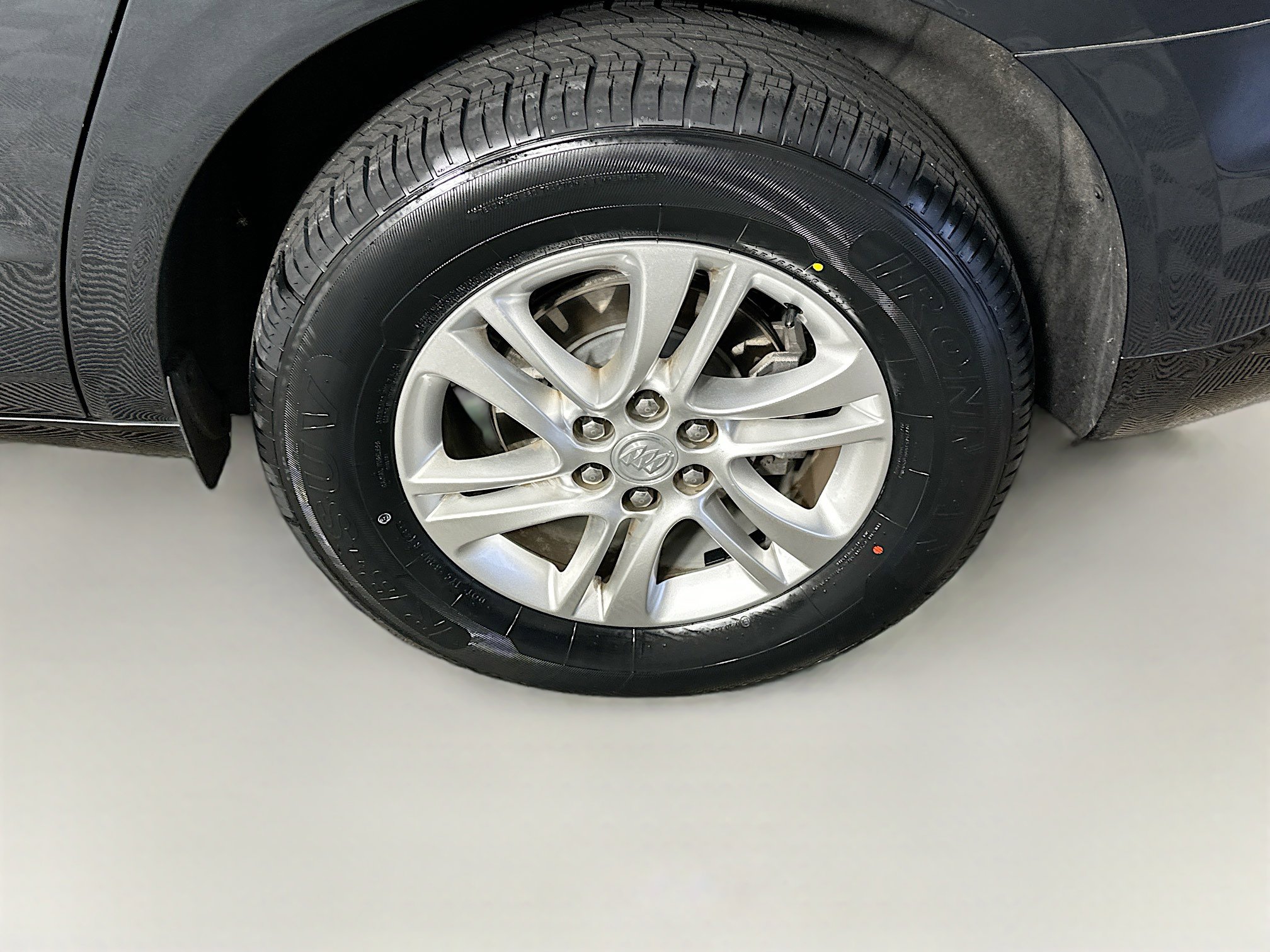 Used 2019 Buick Enclave Essence FWD image 11