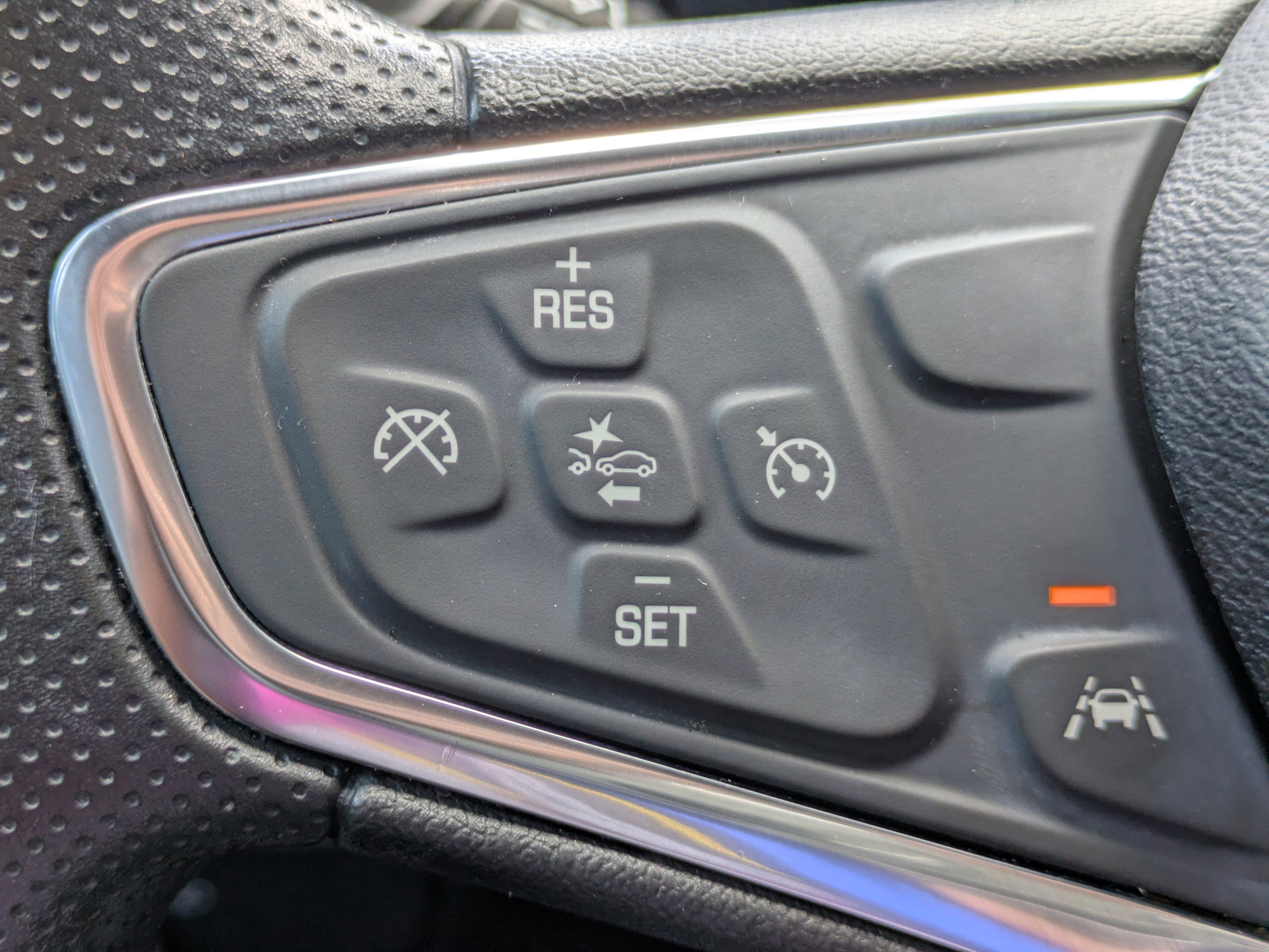 Used 2021 Chevrolet Equinox LS FWD image 16