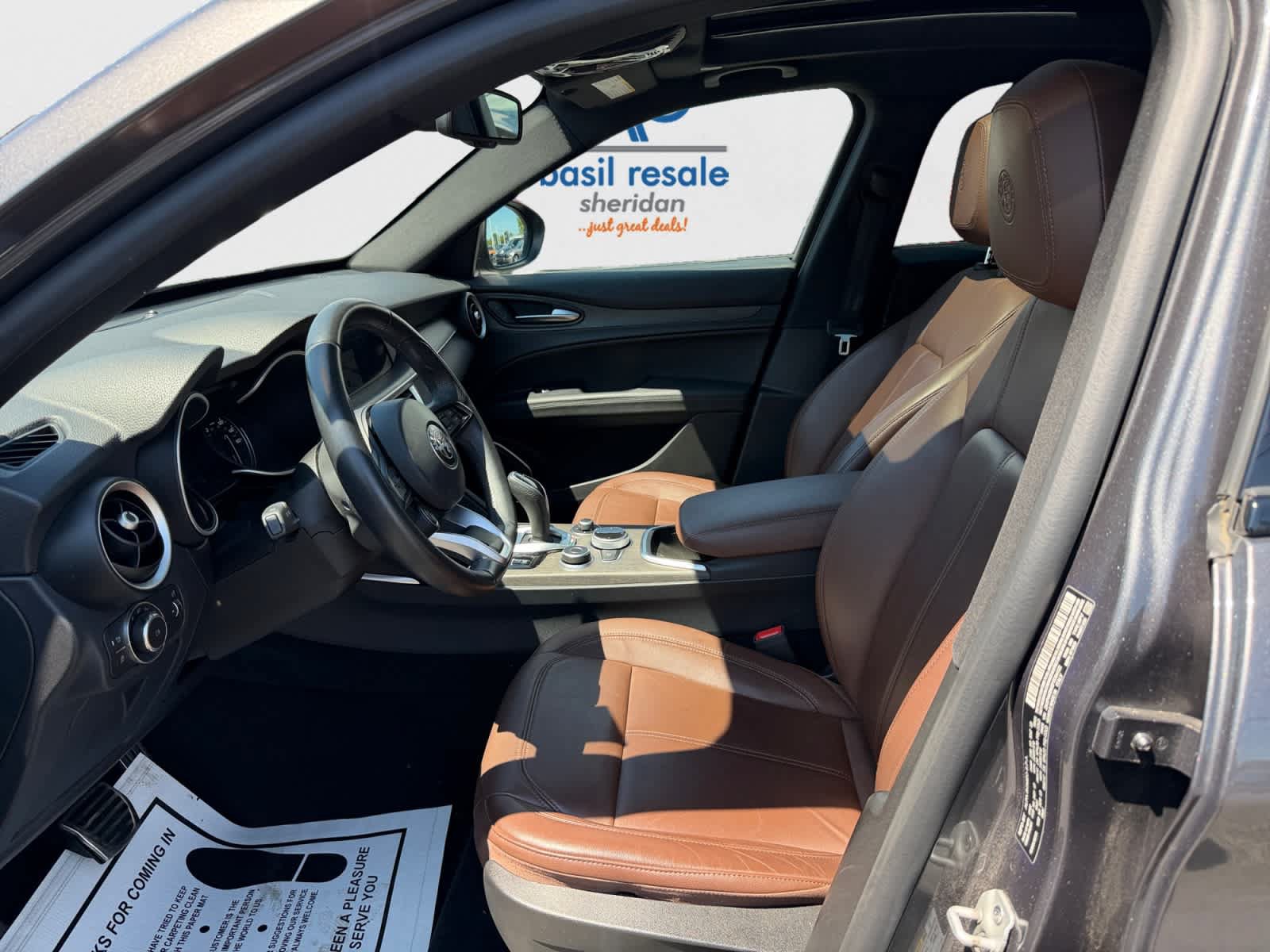 Used 2023 Alfa Romeo Stelvio Ti AWD/4WD image 11