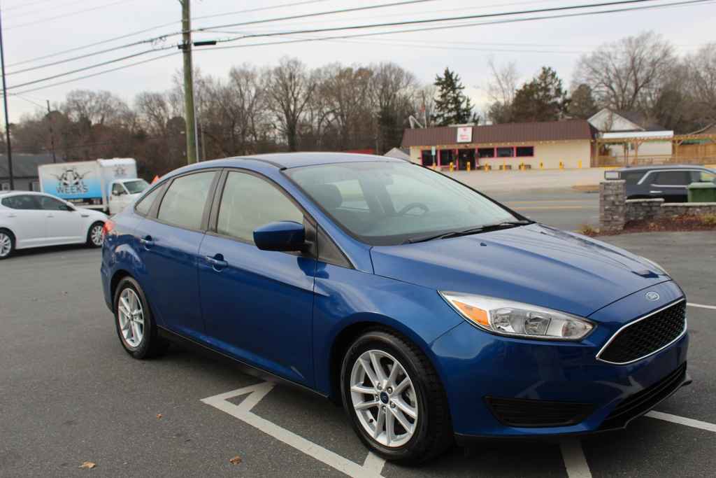 Used 2018 Ford Focus SE image 3