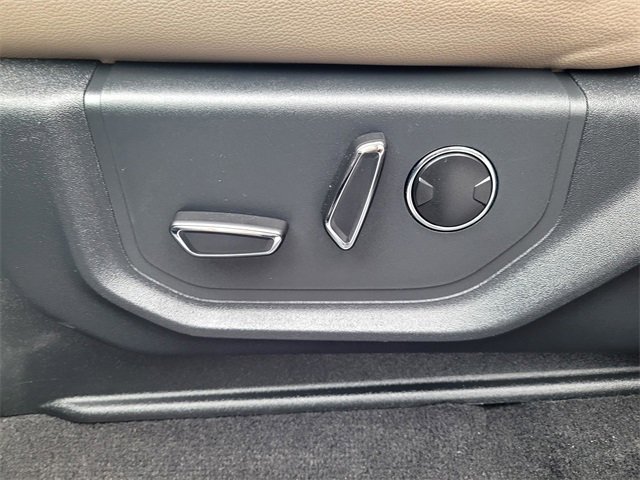 Certified 2024 Ford Expedition Limited image 12