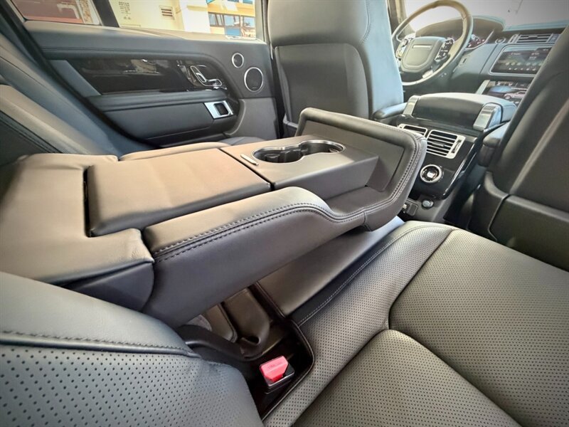 Used 2019 Land Rover Range Rover Supercharged AWD/4WD image 36
