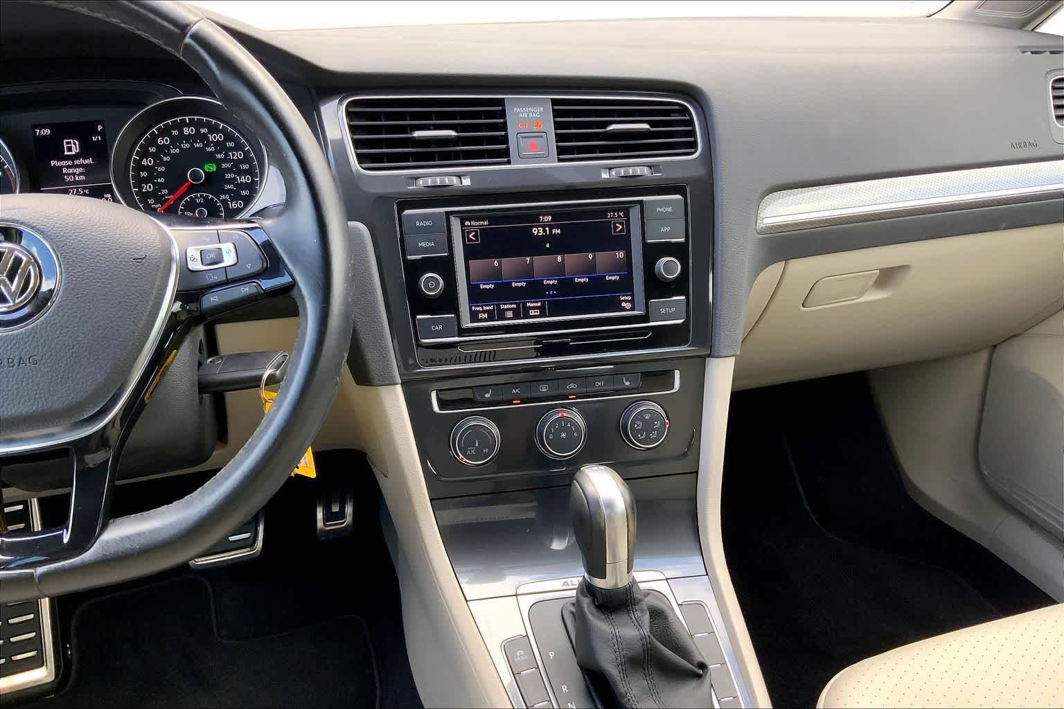 Used 2018 Volkswagen Golf Alltrack S AWD/4WD image 16