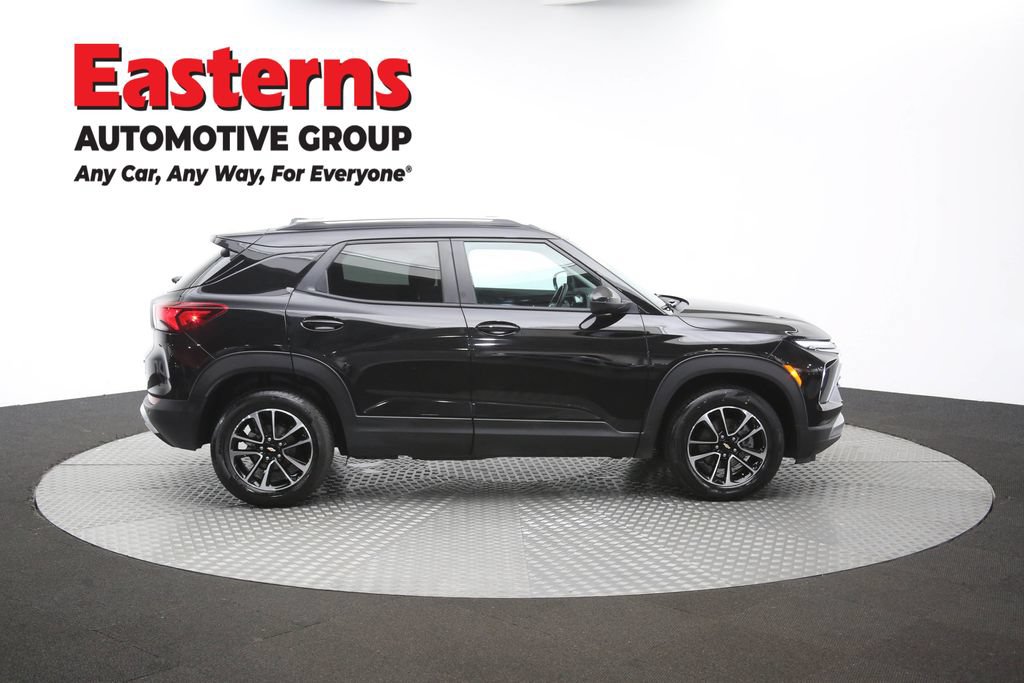 Used 2026 Chevrolet TrailBlazer LT w/ LT Cold Weather Package AWD/4WD image 44