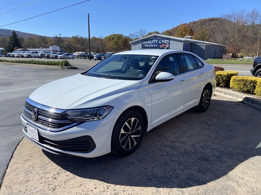 Used 2024 Volkswagen Jetta S image 2